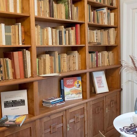 Sognalibro Bed And Books Bed & Breakfast Ragusa Exterior photo