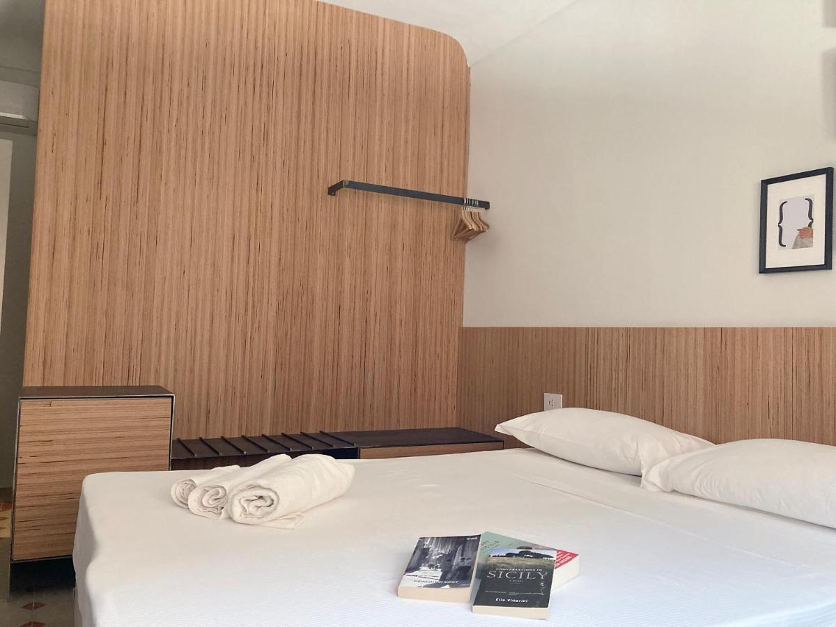 Sognalibro Bed And Books Bed & Breakfast Ragusa Exterior photo